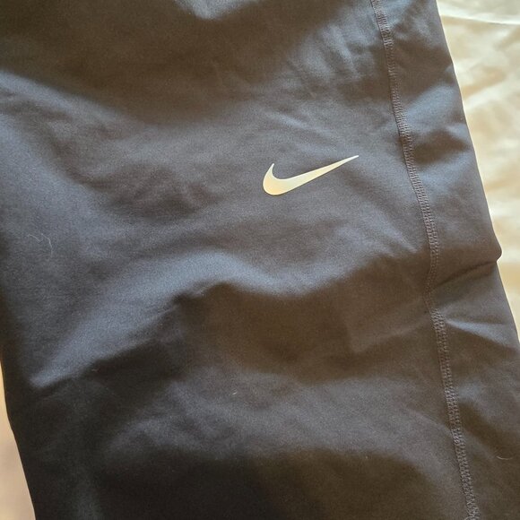 Nike Dri-Fit Black Capri Cropped Athletic Workout Pants XL - Picture 3 of 7